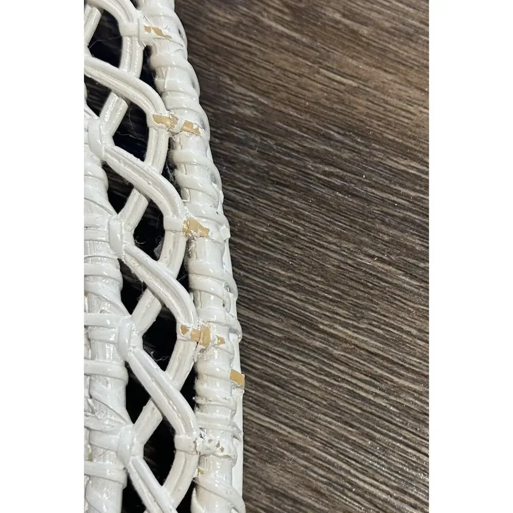 Vtg Open Weave Heart Shaped White Wicker Wall‎ Mirror Boho Shabby Chic 18X19